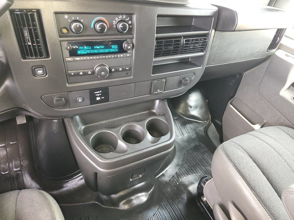 Used 2025 GMC Savana 2500 w/ Driver Convenience Package RWD image 21