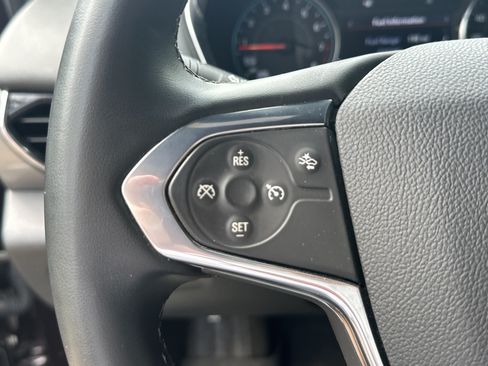 Used 2023 Chevrolet Traverse LT FWD image 33