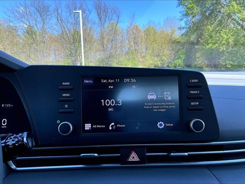Used 2023 Hyundai Elantra SE FWD image 33