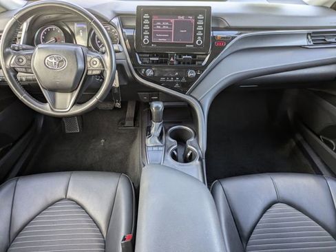Used 2024 Toyota Camry SE image 11