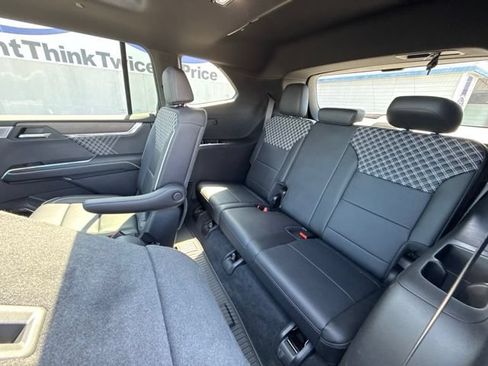 Used 2024 GMC Acadia Denali w/ Super Cruise Package AWD/4WD image 10