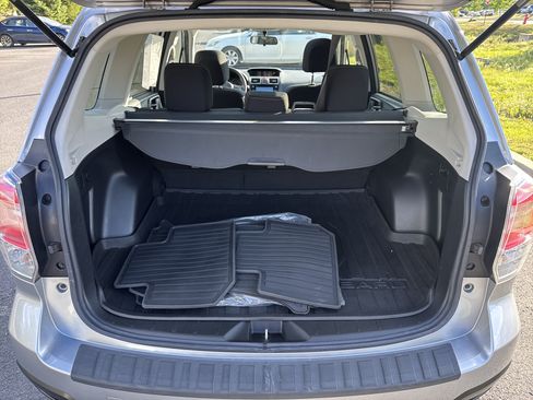 Used 2017 Subaru Forester 2.5i Premium w/ All-Weather Package AWD/4WD image 28