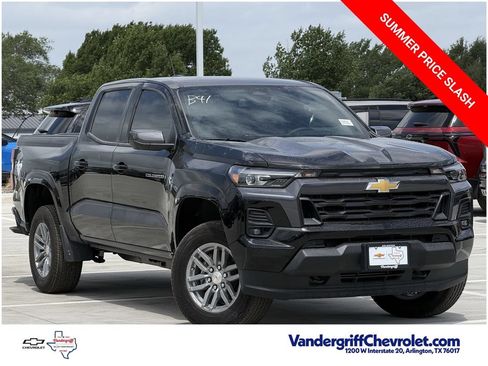 New 2026 Chevrolet Colorado LT w/ LT Convenience Package AWD/4WD image 2