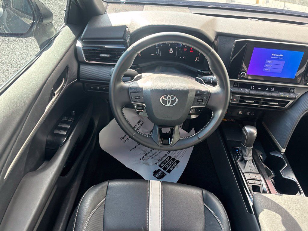 Used 2025 Toyota Camry SE w/ Convenience Package FWD image 2