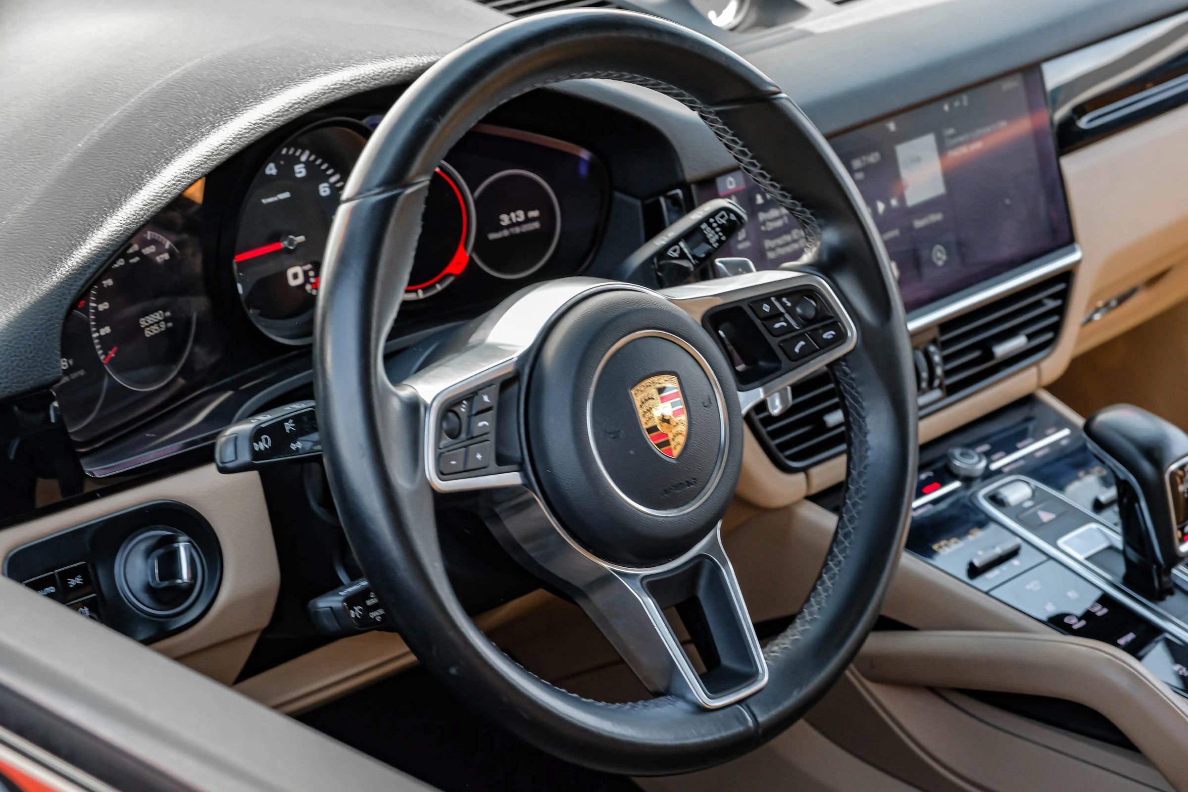 Used 2019 Porsche Cayenne AWD/4WD image 16