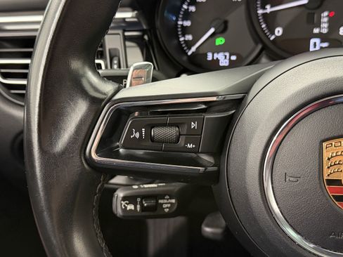 Certified 2023 Porsche Macan image 43