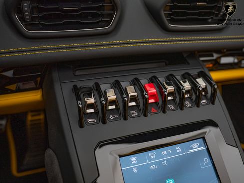 Used 2023 Lamborghini Huracan EVO image 31