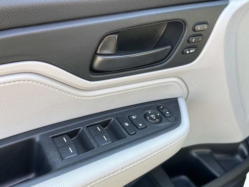 Used 2019 Honda Odyssey EX-L image 18