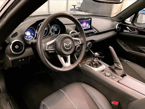 Used 2023 MAZDA MX-5 Miata Grand Touring RWD image 12