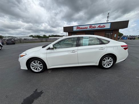 Used 2014 Toyota Avalon XLE Premium FWD image 2