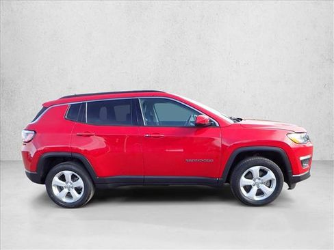 Used 2018 Jeep Compass Latitude w/ Cold Weather Group image 5