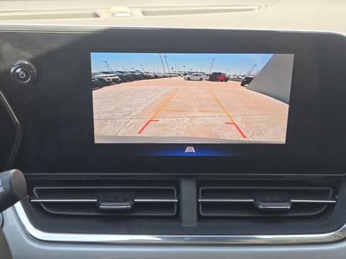 Used 2025 Chevrolet Trax LT w/ LT Convenience Package image 22