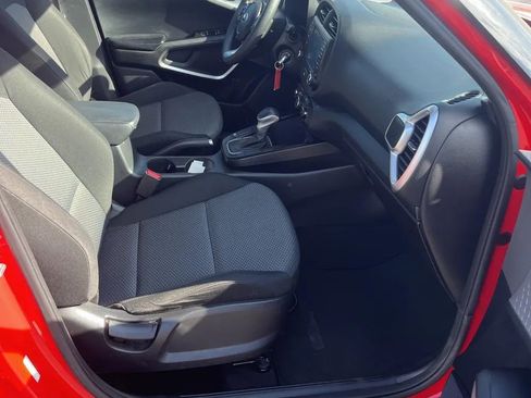 Used 2021 Kia Soul LX FWD image 8