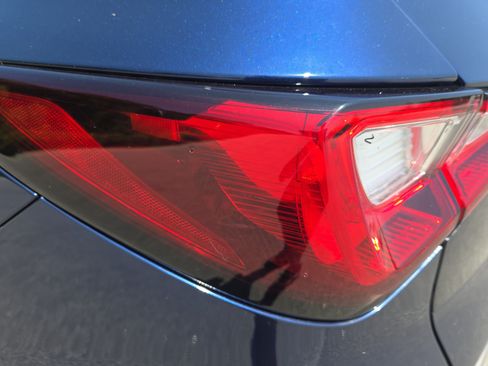 Used 2023 Acura MDX SH-AWD w/ Technology Package image 37