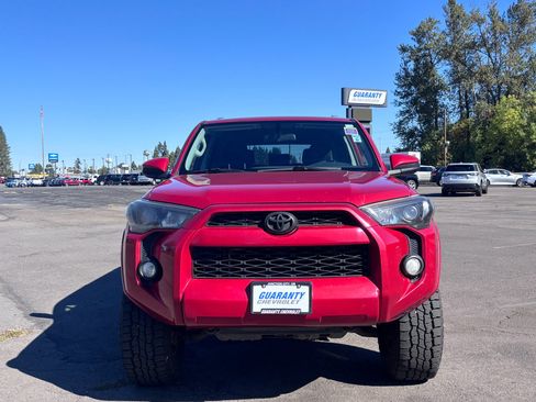 Used 2017 Toyota 4Runner SR5 image 2
