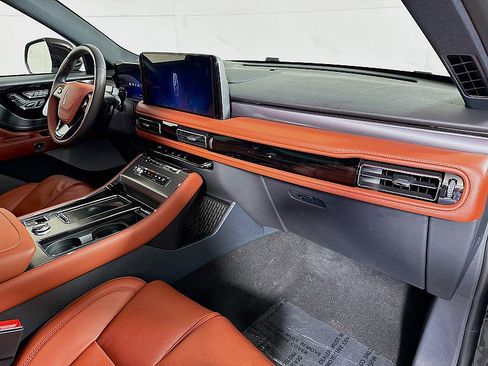New 2025 Lincoln Aviator Reserve w/ Luxury Package image 33