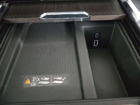 Used 2024 GMC Acadia Denali image 20