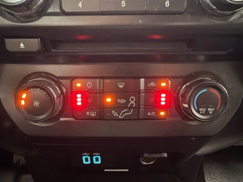 Used 2018 Ford F250 XLT w/ XLT Premium Package AWD/4WD image 27