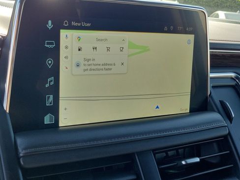 Used 2023 Chevrolet Suburban High Country image 14