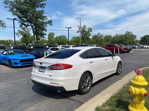 Used 2019 Ford Fusion SEL FWD image 4