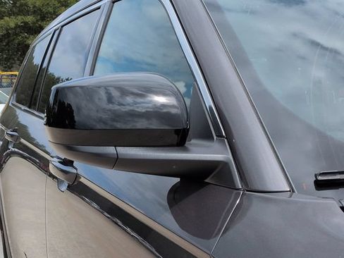 Used 2024 Jeep Grand Cherokee L Laredo RWD image 13