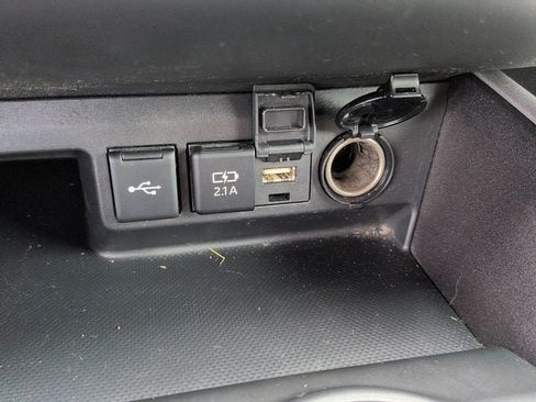 Certified 2021 Toyota Highlander LE AWD/4WD image 24