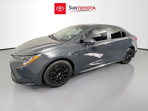 Used 2025 Toyota Corolla LE image 9