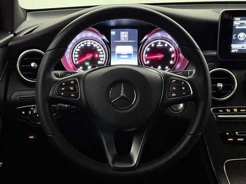 Used 2019 Mercedes-Benz GLC 300 4MATIC w/ Premium Package image 30