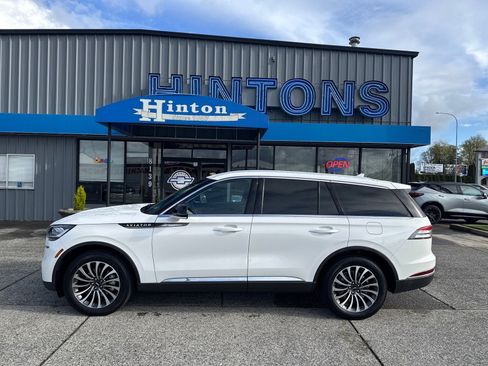 Used 2022 Lincoln Aviator AWD w/ Premium Package image 2