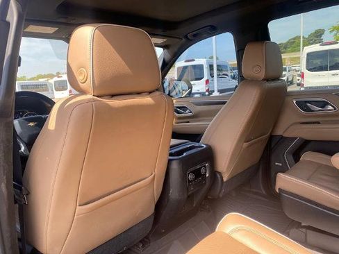 Used 2021 Chevrolet Tahoe Premier w/ Premium Package AWD/4WD image 30