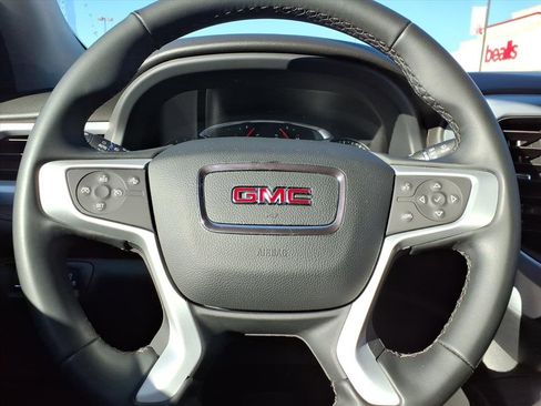 Used 2023 GMC Acadia SLT image 21