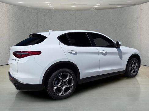 Used 2023 Alfa Romeo Stelvio Sprint RWD image 3