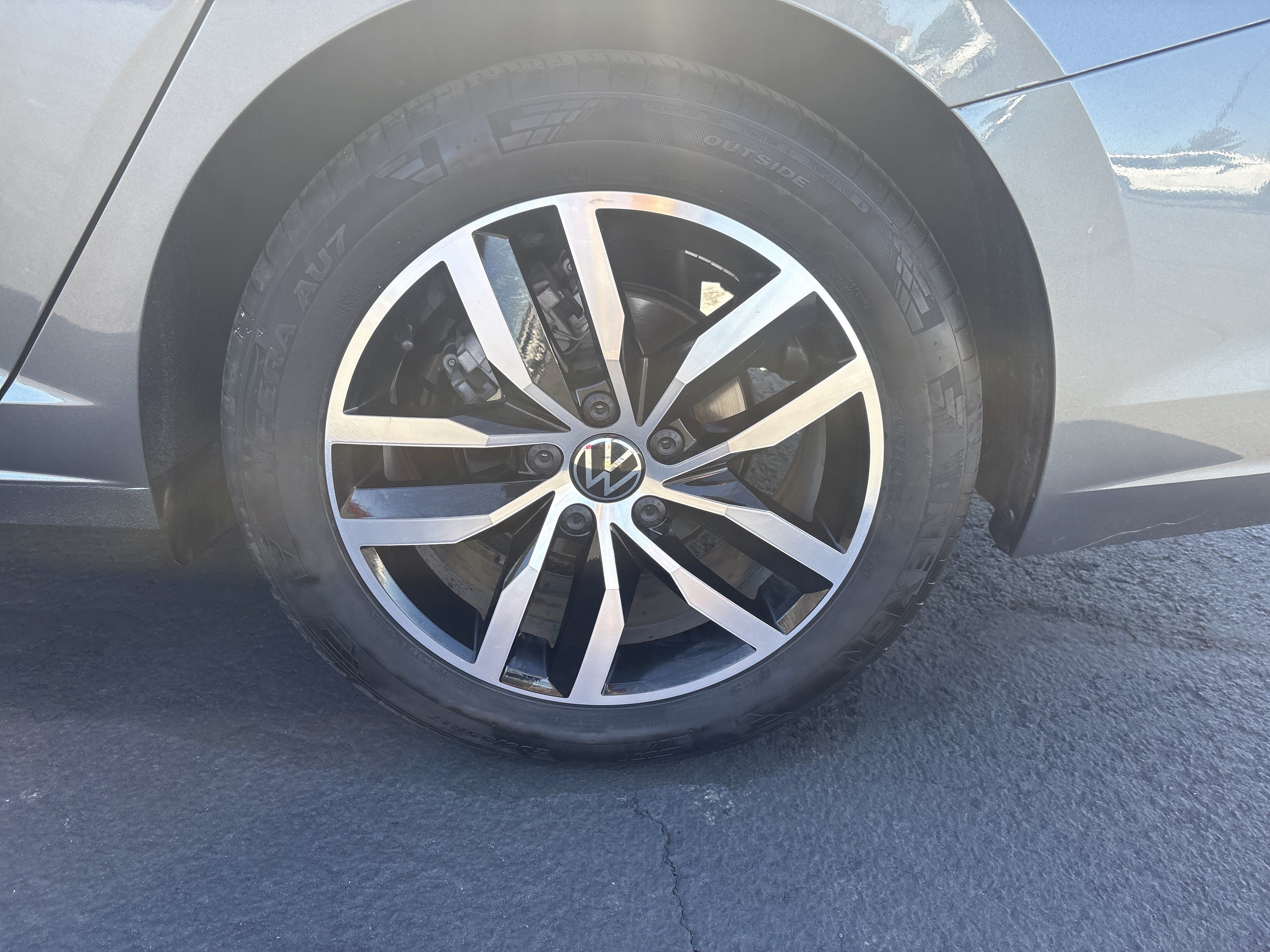 Used 2025 Volkswagen Jetta SE FWD image 10