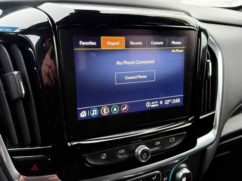 Used 2023 Chevrolet Traverse RS image 53