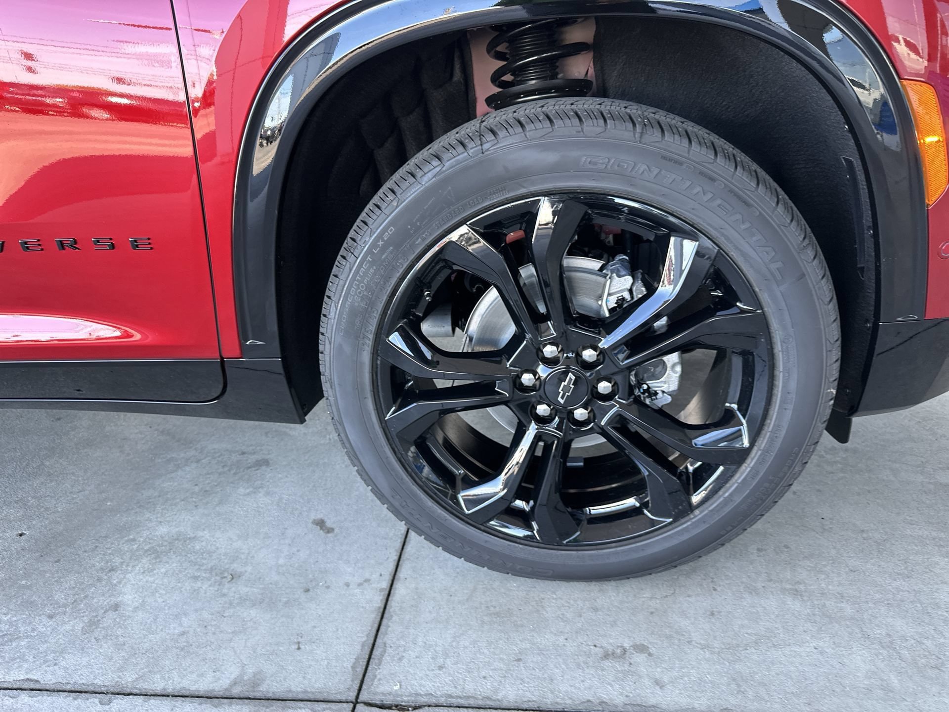 New 2027 Chevrolet Traverse RS w/ LPO, Floor Liner Package FWD image 31