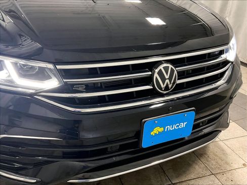 Used 2023 Volkswagen Tiguan SEL R-Line image 32