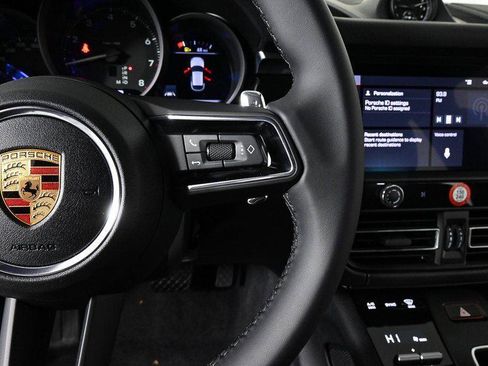 Certified 2026 Porsche Macan AWD/4WD image 11