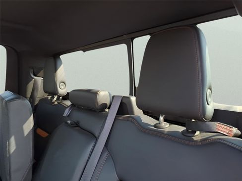 Used 2019 GMC Sierra 1500 AT4 w/ AT4 Premium Package image 12