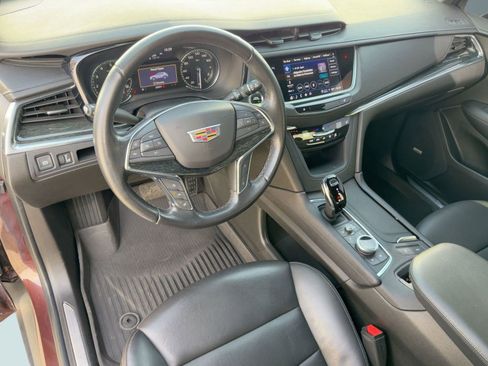 Certified 2022 Cadillac XT5 Premium Luxury w/ LPO, Floor Liner Package image 3