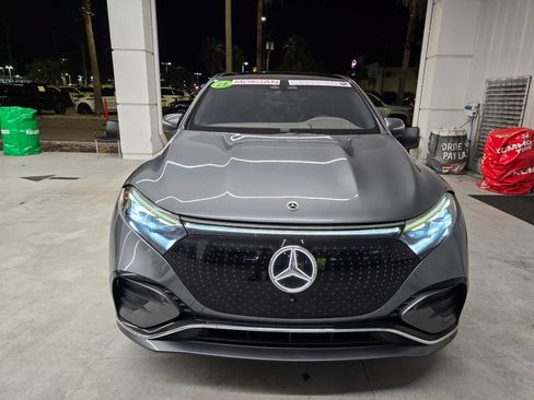 Used 2023 Mercedes-Benz EQS 580 4MATIC SUV w/ Exclusive Trim Package image 8