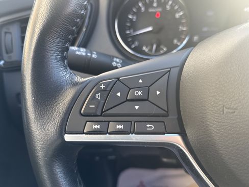 Used 2019 Nissan Rogue Sport SL w/ Premium Package image 17