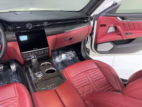 Used 2022 Maserati Quattroporte Trofeo RWD image 23