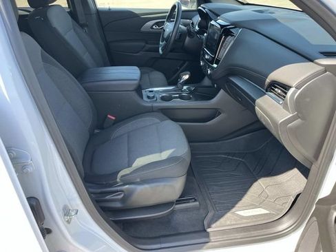 Certified 2023 Chevrolet Traverse LT FWD image 24