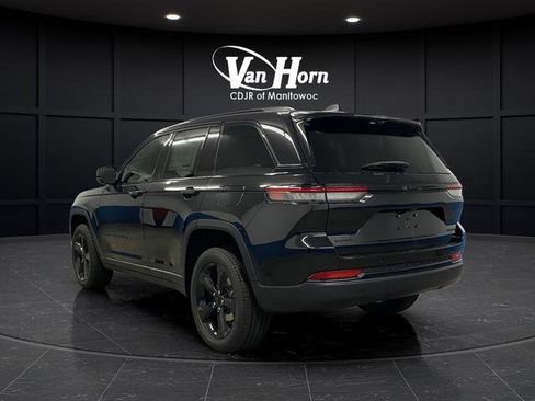 New 2025 Jeep Grand Cherokee Limited w/ Luxury Tech Group II image 3