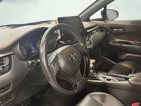 Used 2019 Toyota C-HR Limited FWD image 13