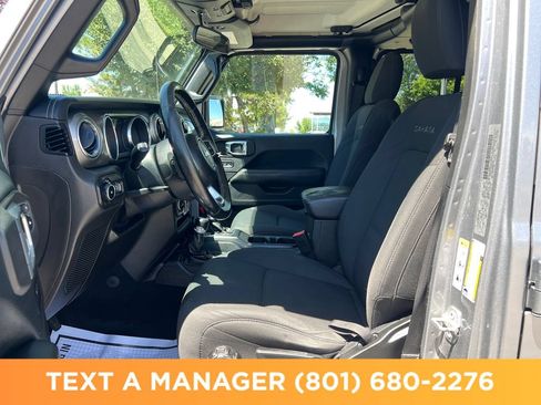 Used 2019 Jeep Wrangler Unlimited Sahara AWD/4WD image 9