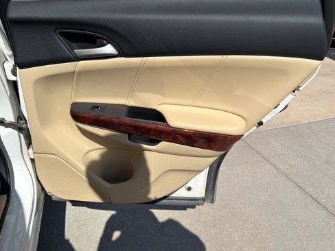 Used 2011 Honda Crosstour EX-L image 29