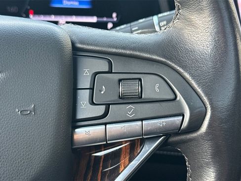 Used 2022 Cadillac Escalade Premium Luxury image 30