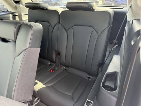 Used 2018 Audi Q7 3.0T Prestige w/ Prestige Package AWD/4WD image 9