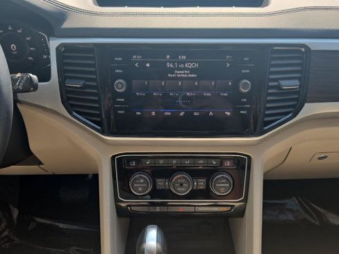 Used 2023 Volkswagen Atlas SE w/ Panoramic Sunroof Package AWD/4WD image 17